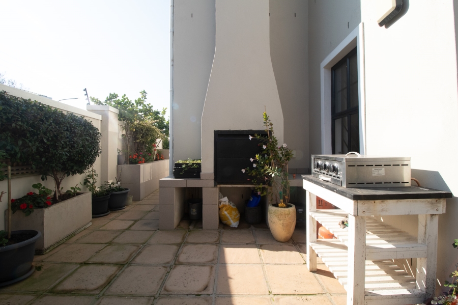 To Let 3 Bedroom Property for Rent in Claremont Upper Western Cape